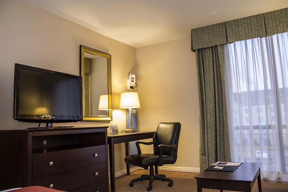 Holiday Inn Express & Suites Springfield By Ihg Exterior photo