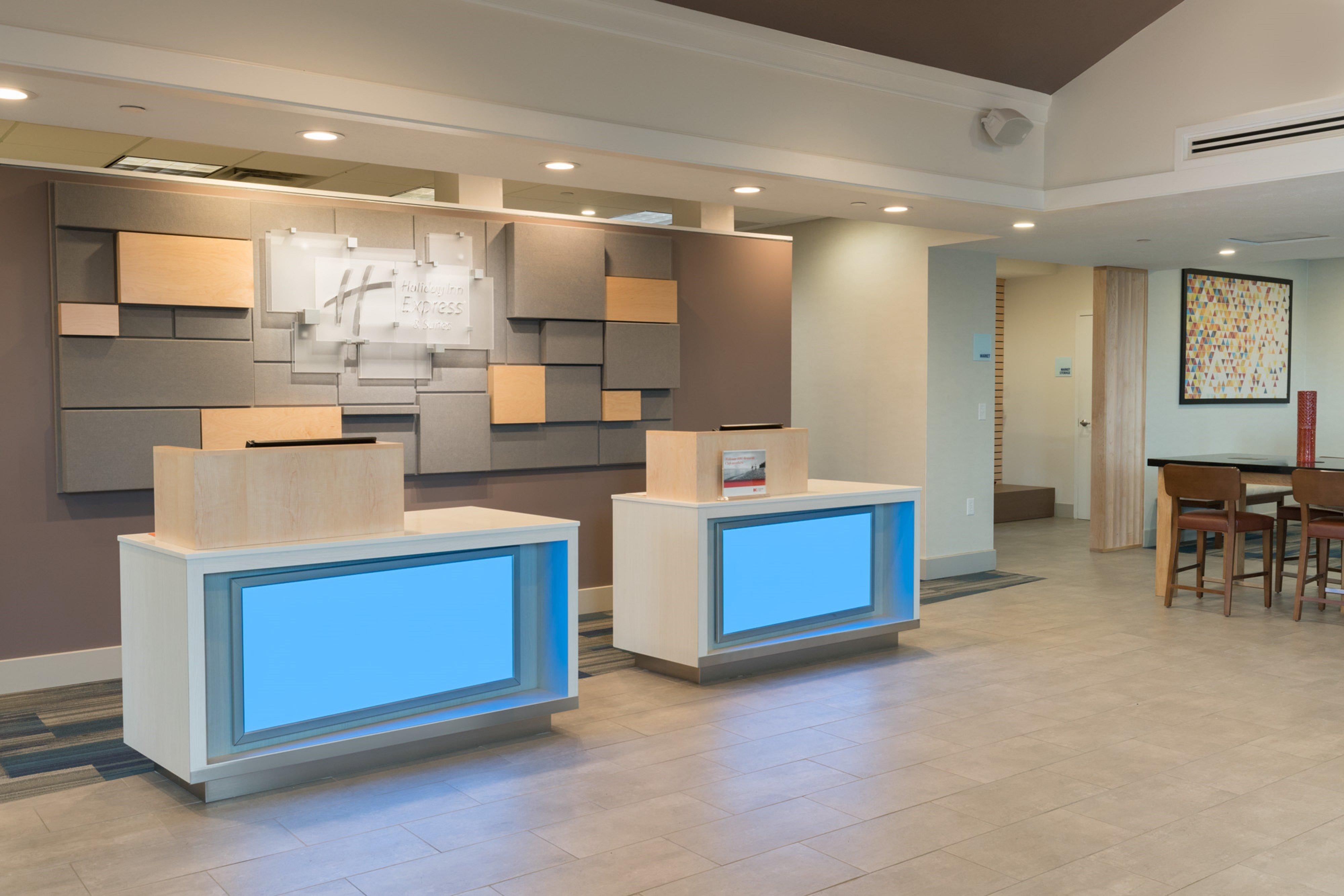 Holiday Inn Express & Suites Springfield By Ihg Exterior photo