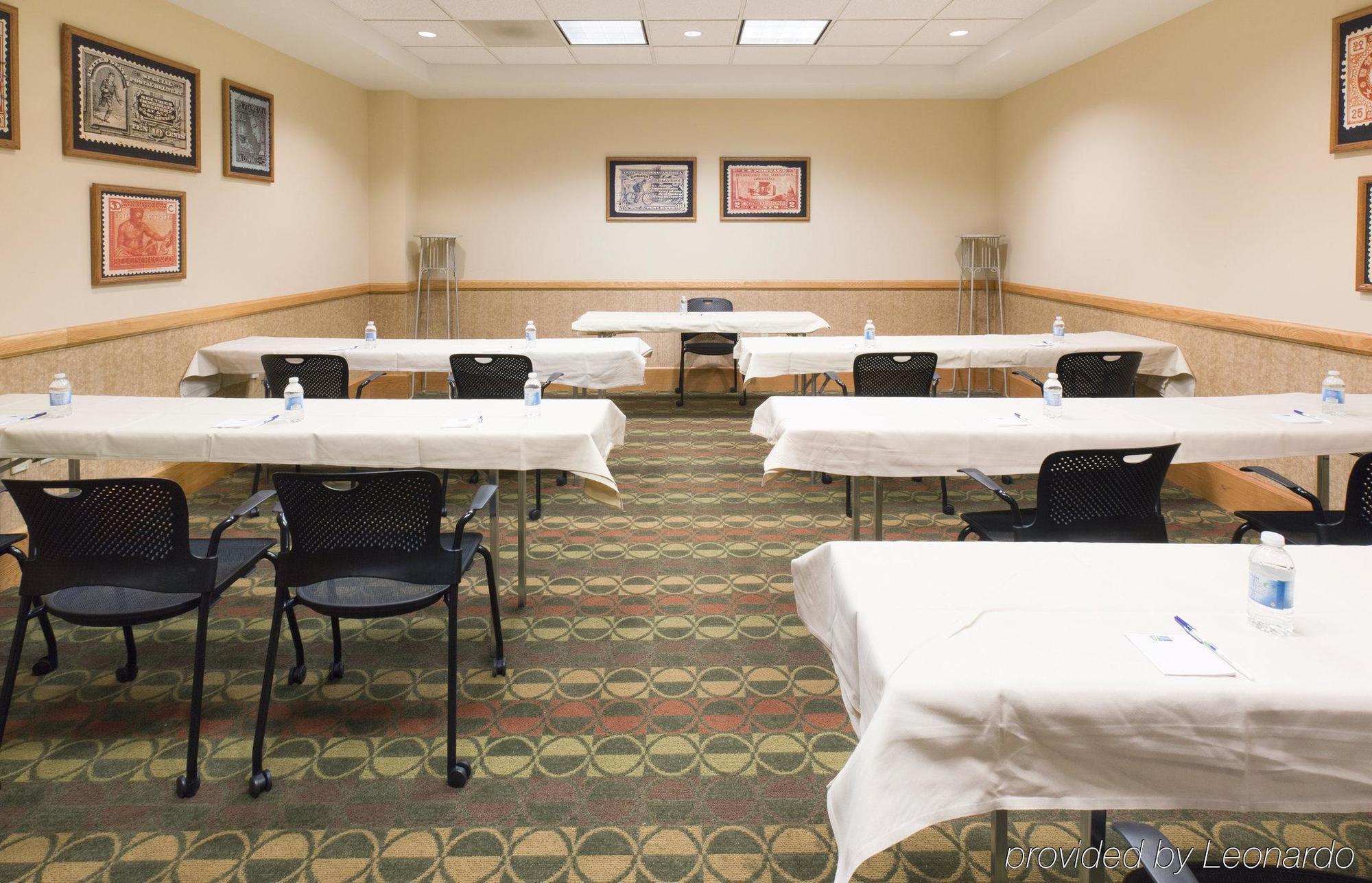 Holiday Inn Express & Suites Springfield By Ihg Facilities photo
