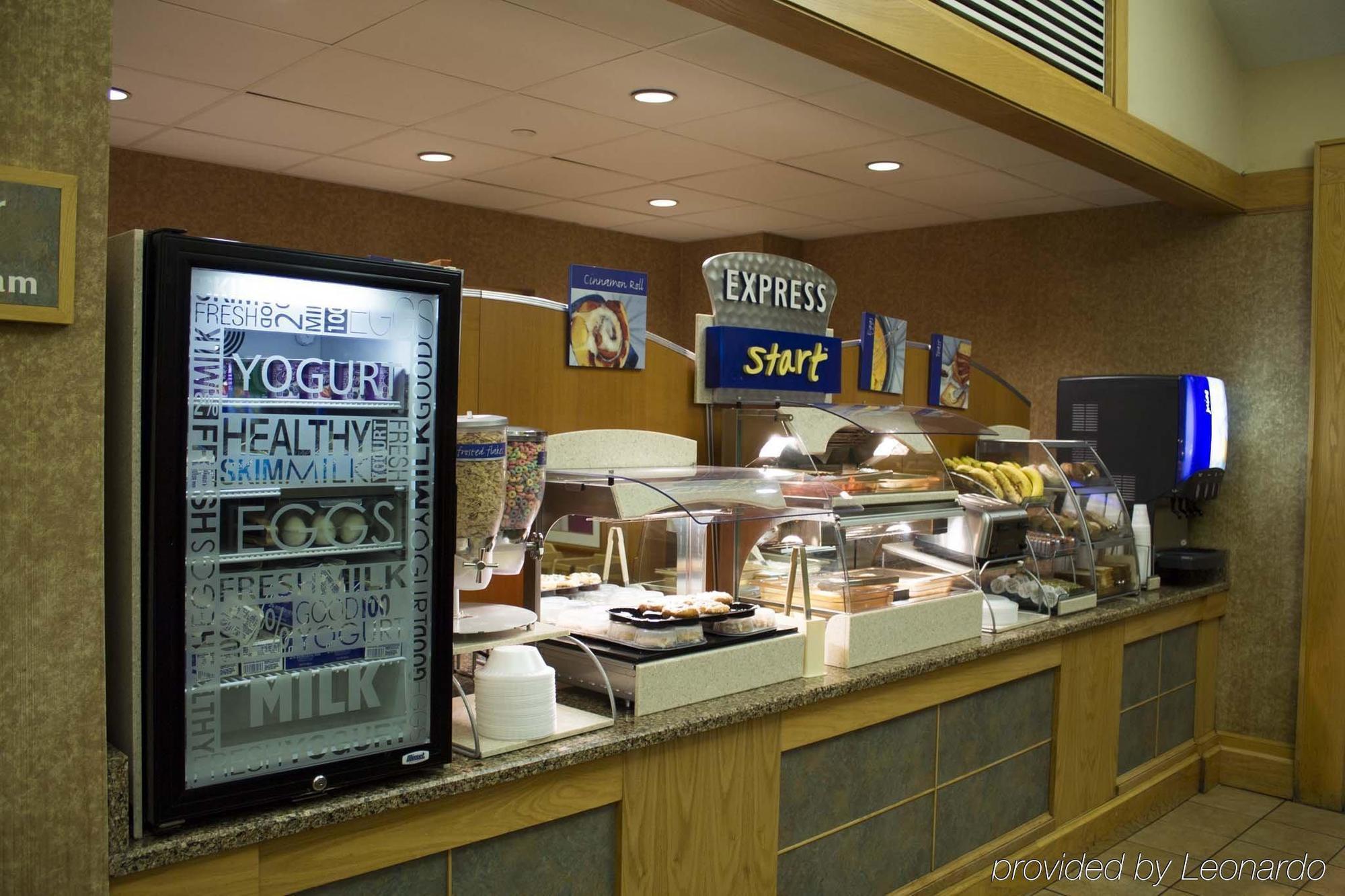 Holiday Inn Express & Suites Springfield By Ihg Exterior photo