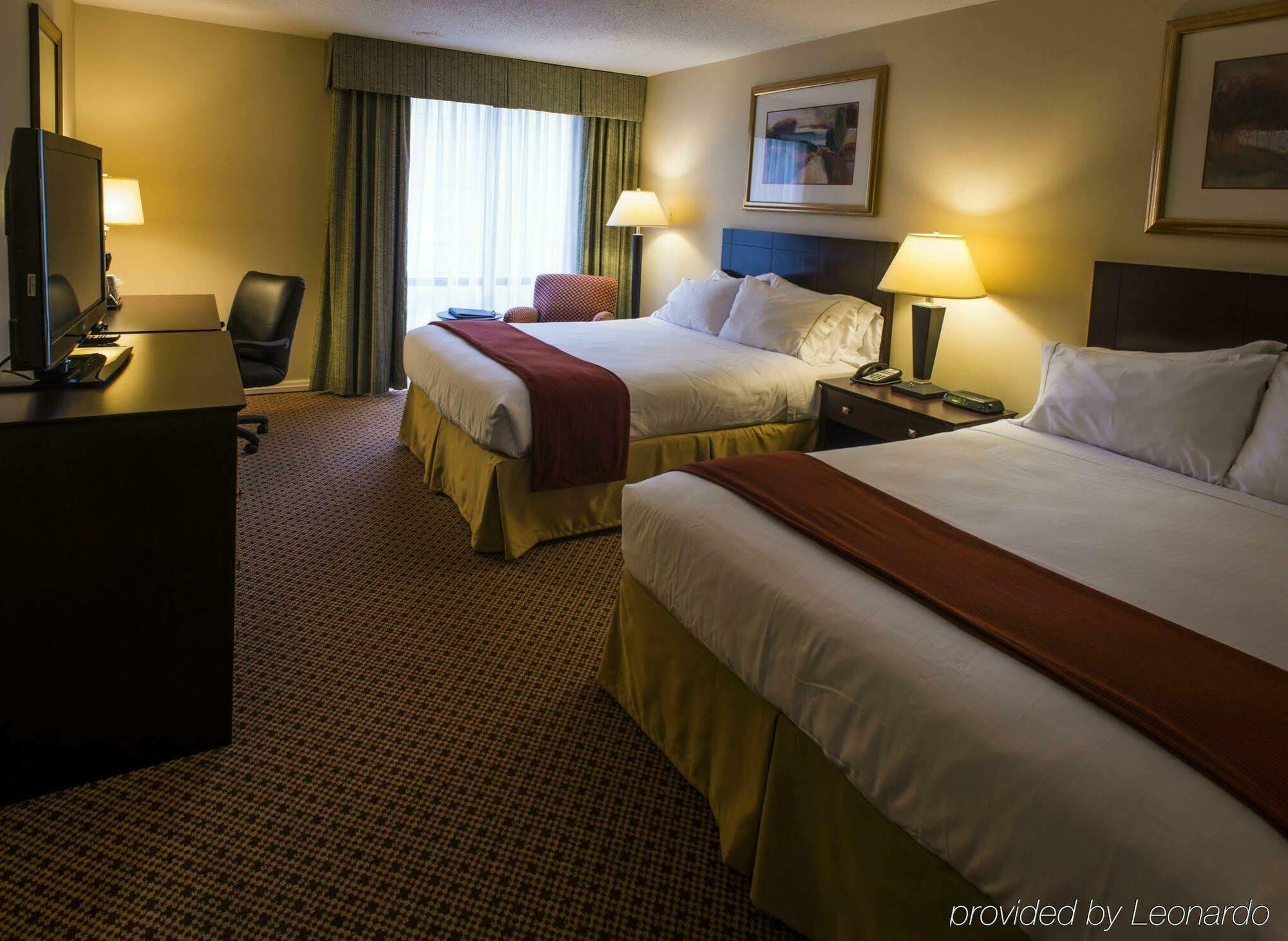 Holiday Inn Express & Suites Springfield By Ihg Exterior photo